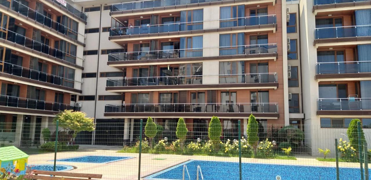 Апартаменти В Помориебей Комплекс Pomorie Bagian luar foto